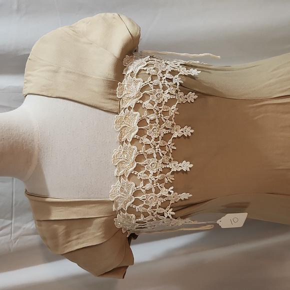 Vintage tan bridesmaids dress with shiny lace and a bow - Picture 2 of 3